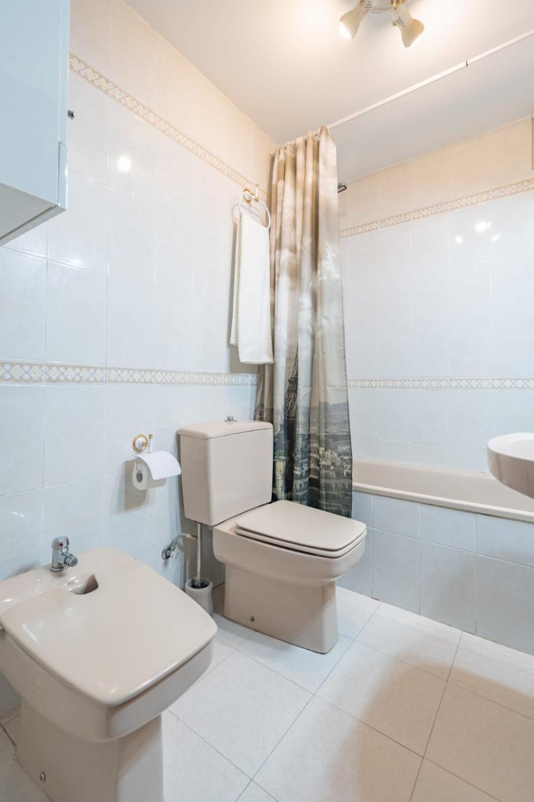 Apartment Monfort บาเลนเซีย ภายนอก รูปภาพ